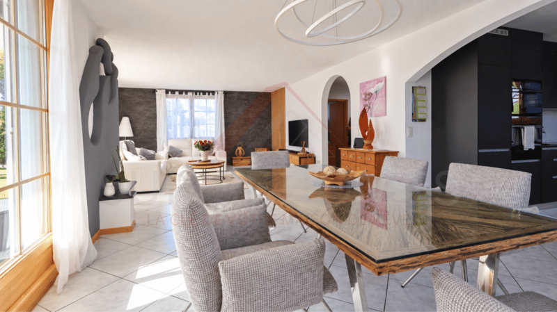 Maison individuelle 5.5 pièces rénovée avec piscine, photovoltaïque et 4 places de parc (8)