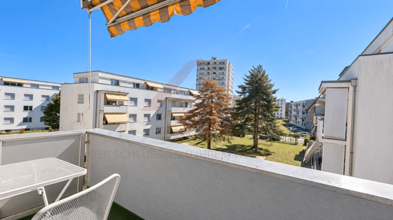 Gepflegte 4-Zimmer-Wohnung mit sonnigem Balkon in Pratteln (6)