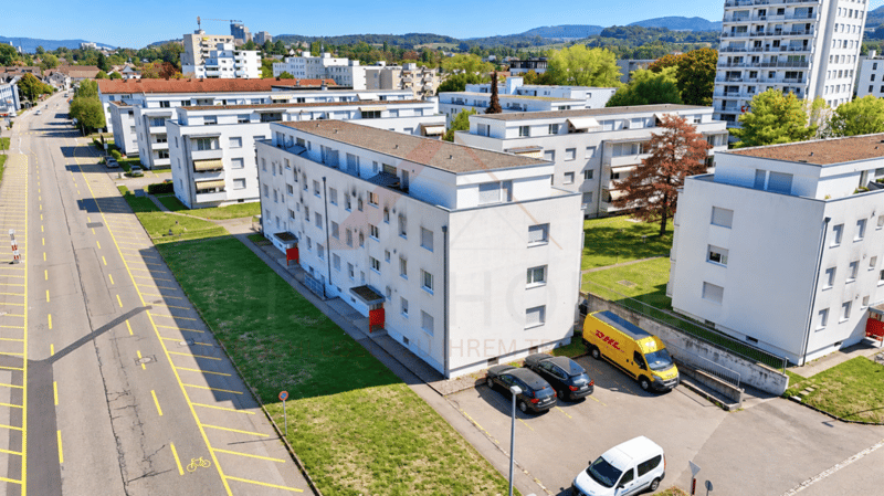 Gepflegte 4-Zimmer-Wohnung mit sonnigem Balkon in Pratteln (1)