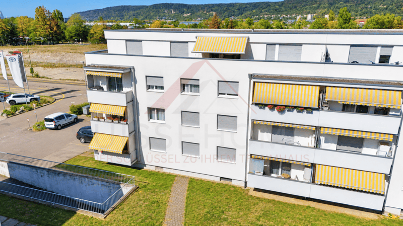 Gepflegte 4-Zimmer-Wohnung mit sonnigem Balkon in Pratteln (2)