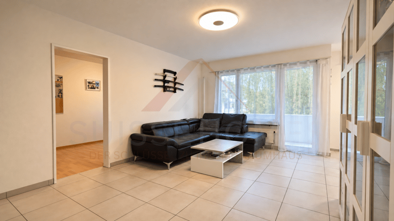 Stilvolle 4.5-Zimmer-Wohnung mit sonnigem Balkon & modernem Wohnkomfort (4)