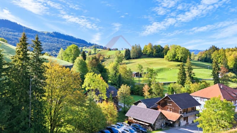 Sonniges Bauland mit Bergsicht an ruhiger Lage (4)