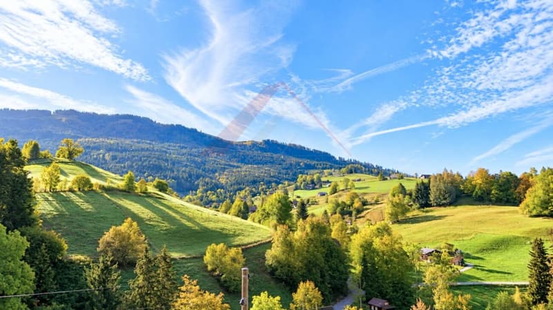 Sonniges Bauland mit Bergsicht an ruhiger Lage (5)