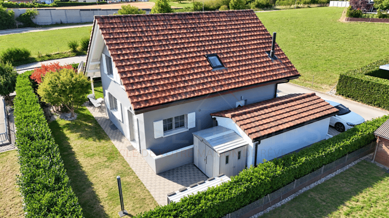 Un air de vacances chez soi - villa rénovée de 5.5 pièces avec piscine & photovoltaïque (5)