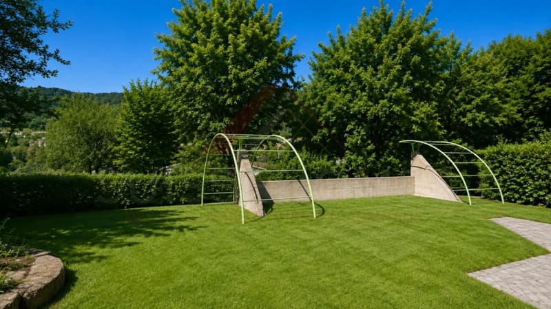 Kleine Zimmerzahl, grosse Möglichkeiten - 2.5-Zimmer-Gartenwohnung mit Potenzial (2)