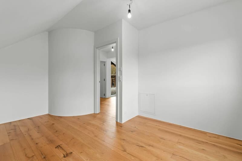 Neuwertiges 5.5-Zimmer-Einfamilienhaus in Bergdietikon (17)