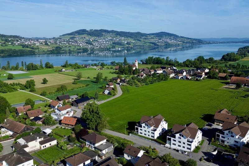 6.5-Zimmer Eck-Einfamilienhaus in Seenähe (2)