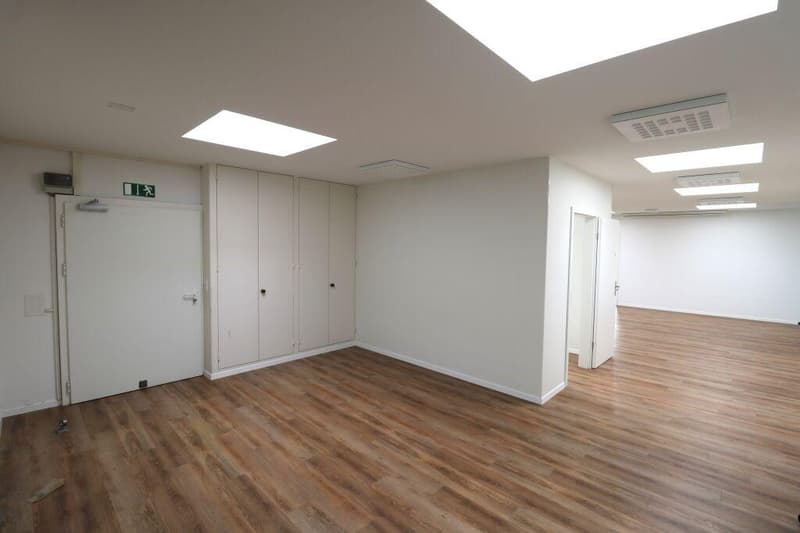 Espace de bureau moderne à louer (2)