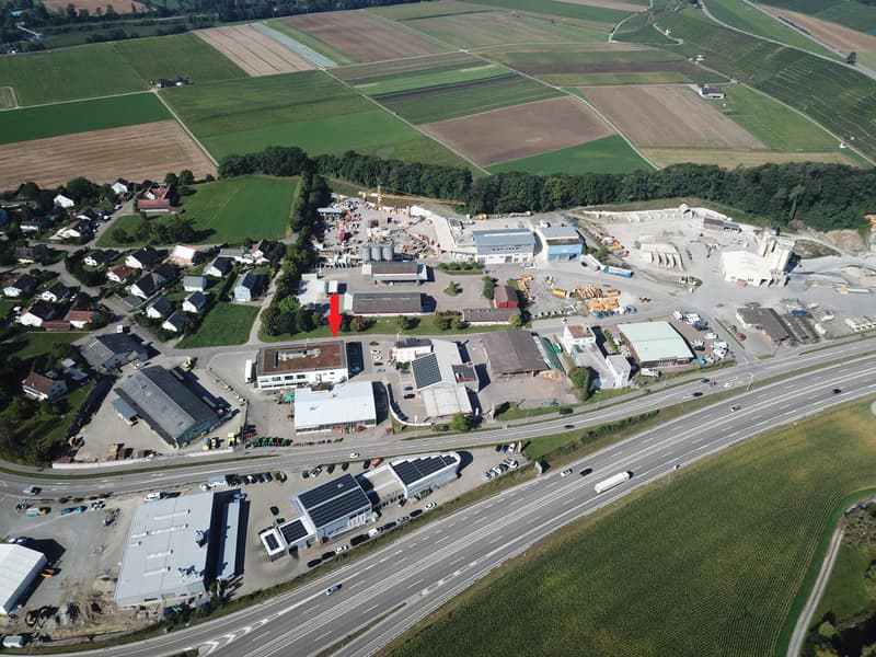 Spazi per uffici e pratiche in affitto in una posizione molto frequentata a Zürcher Weinland (7)