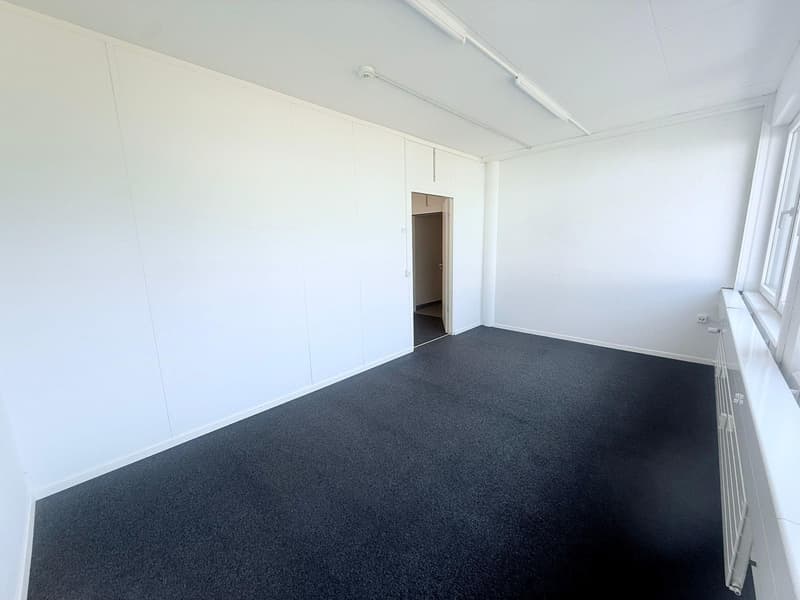 Lichtdurchflutete Bürofläche in Schaffhausen (4)