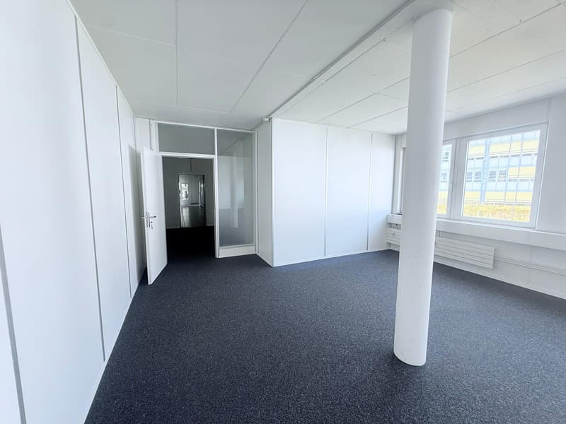 Lichtdurchflutete Bürofläche in Schaffhausen (9)