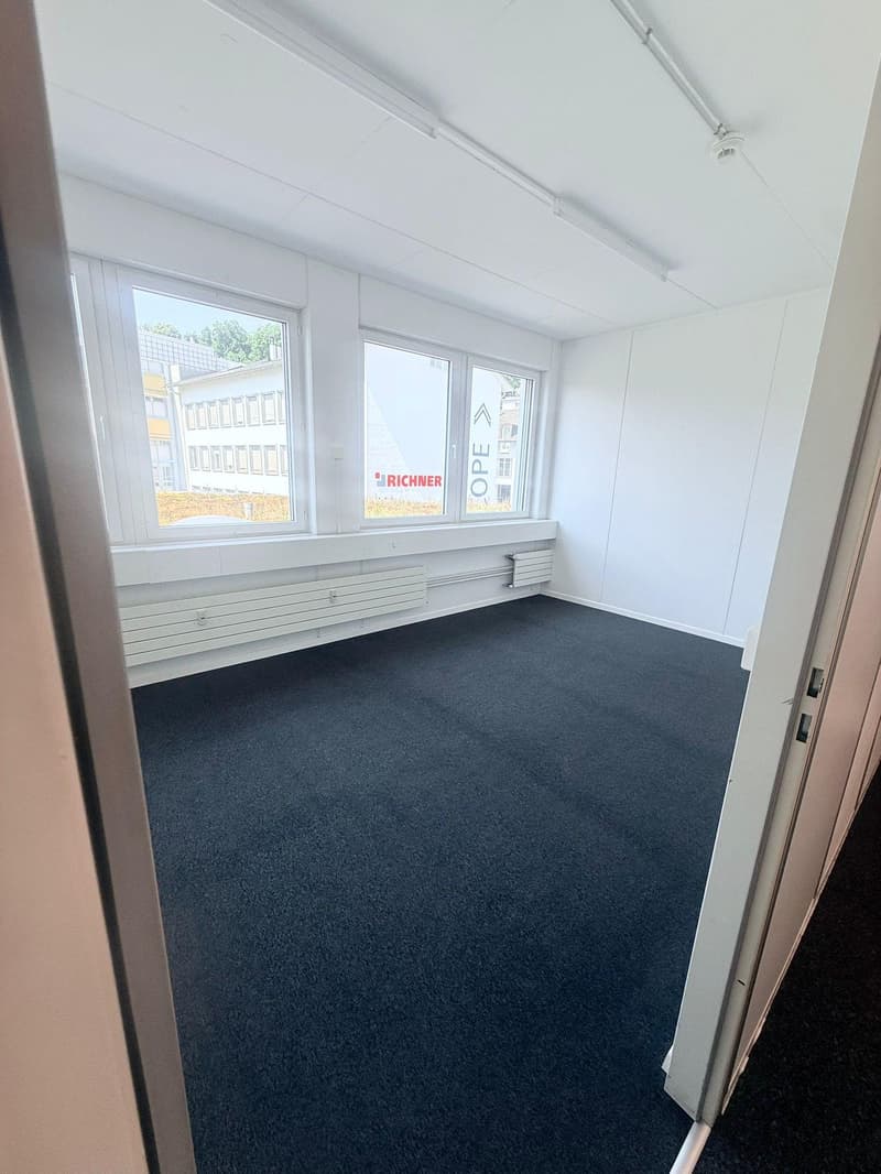 Lichtdurchflutete Bürofläche in Schaffhausen (3)