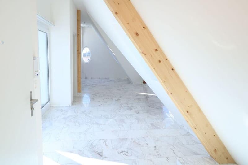 Charmante Dachwohnung im Breitequartier (8)