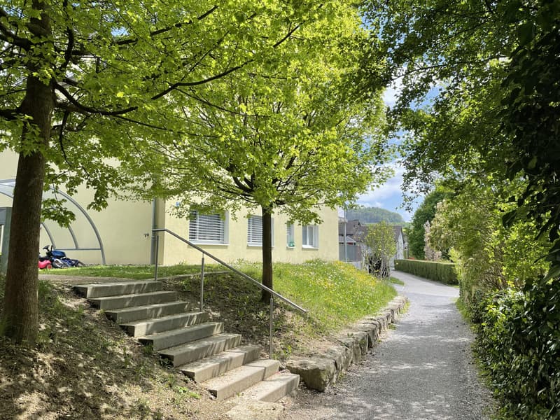 Schöne 4.5 Zimmerwohnung in Flurlingen zu vermieten in der Nähe des Rheins (9)