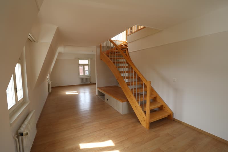 Charmante 4.5-Zimmer-Altbauwohnung mit loftartigem Dachgeschoss (3)