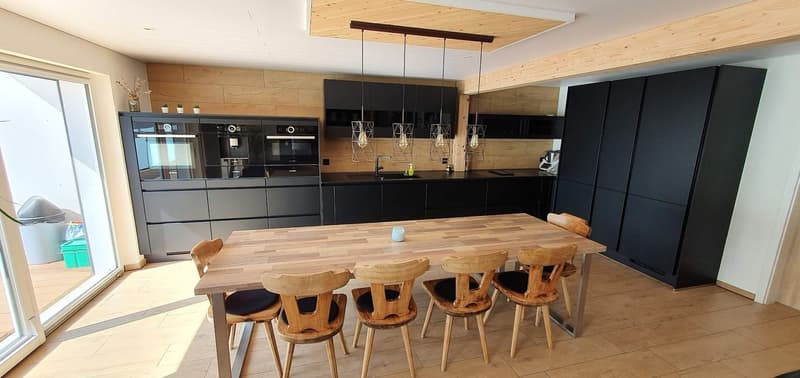 Spacieux appartement de 6,5 pièces avec terrasse à Bévilard (13)