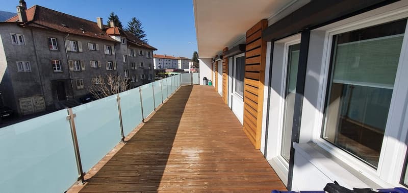 Spacieux appartement de 6,5 pièces avec terrasse à Bévilard (1)