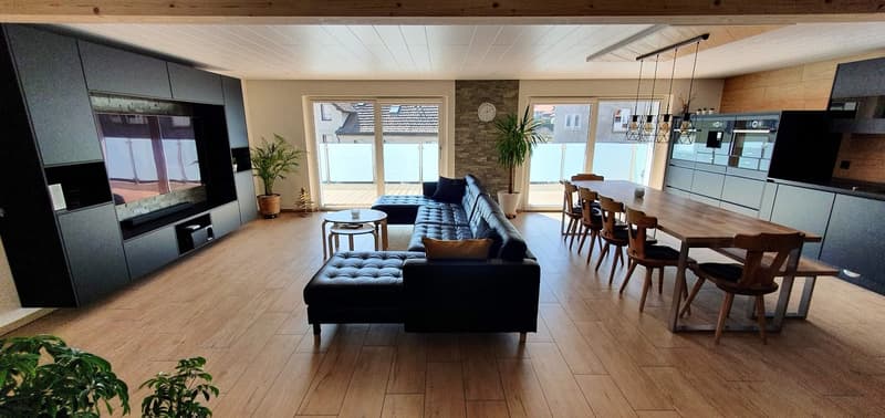 Spacieux appartement de 6,5 pièces avec terrasse à Bévilard (10)