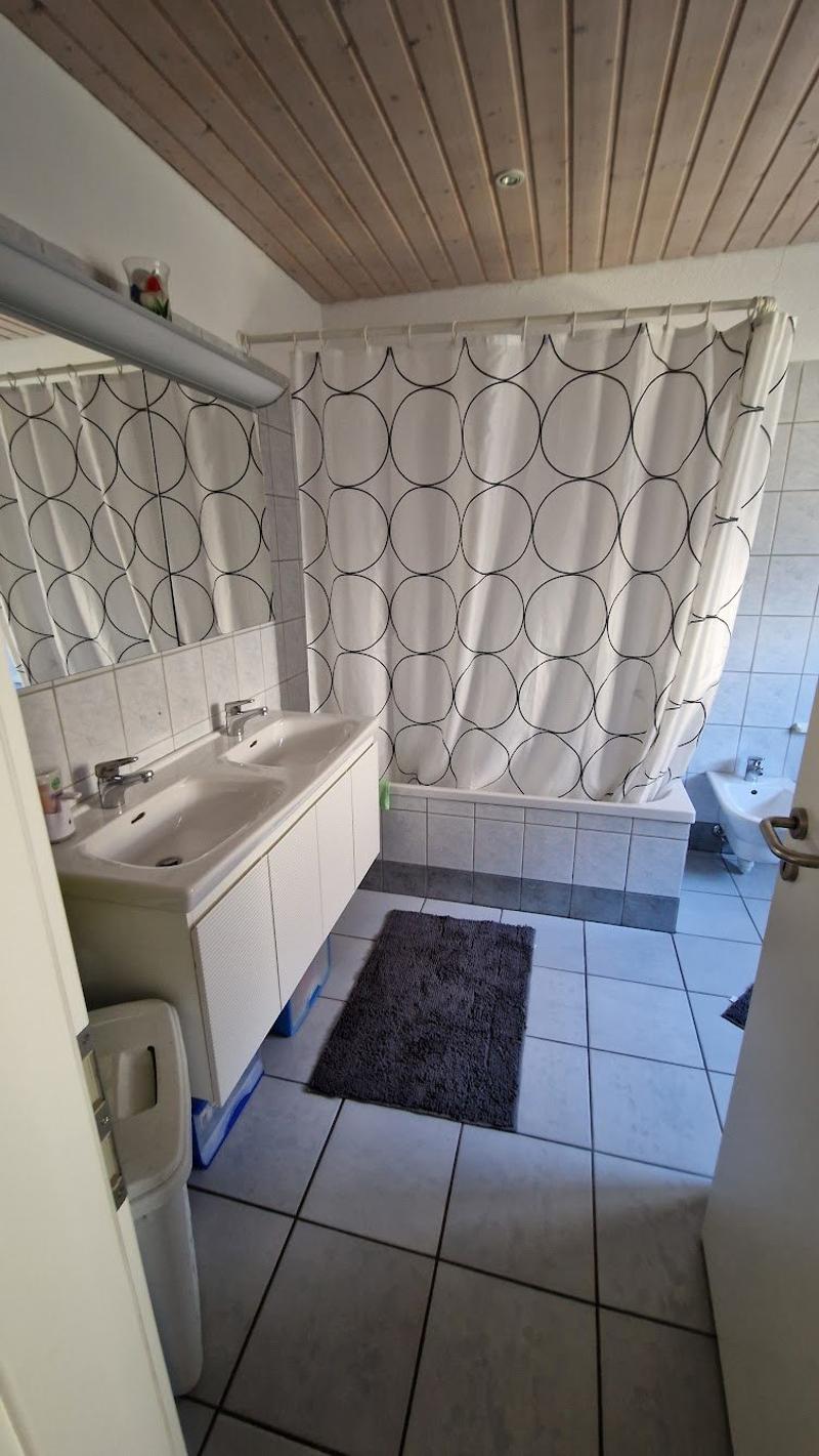 "BAISSE DE PRIX" Maison individuelle à Moutier avec véranda et grand garage (26)