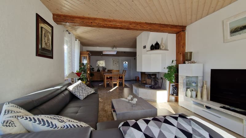"BAISSE DE PRIX" Maison individuelle à Moutier avec véranda et grand garage (22)