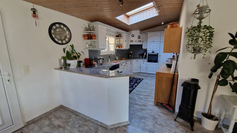 "BAISSE DE PRIX" Maison individuelle à Moutier avec véranda et grand garage (19)
