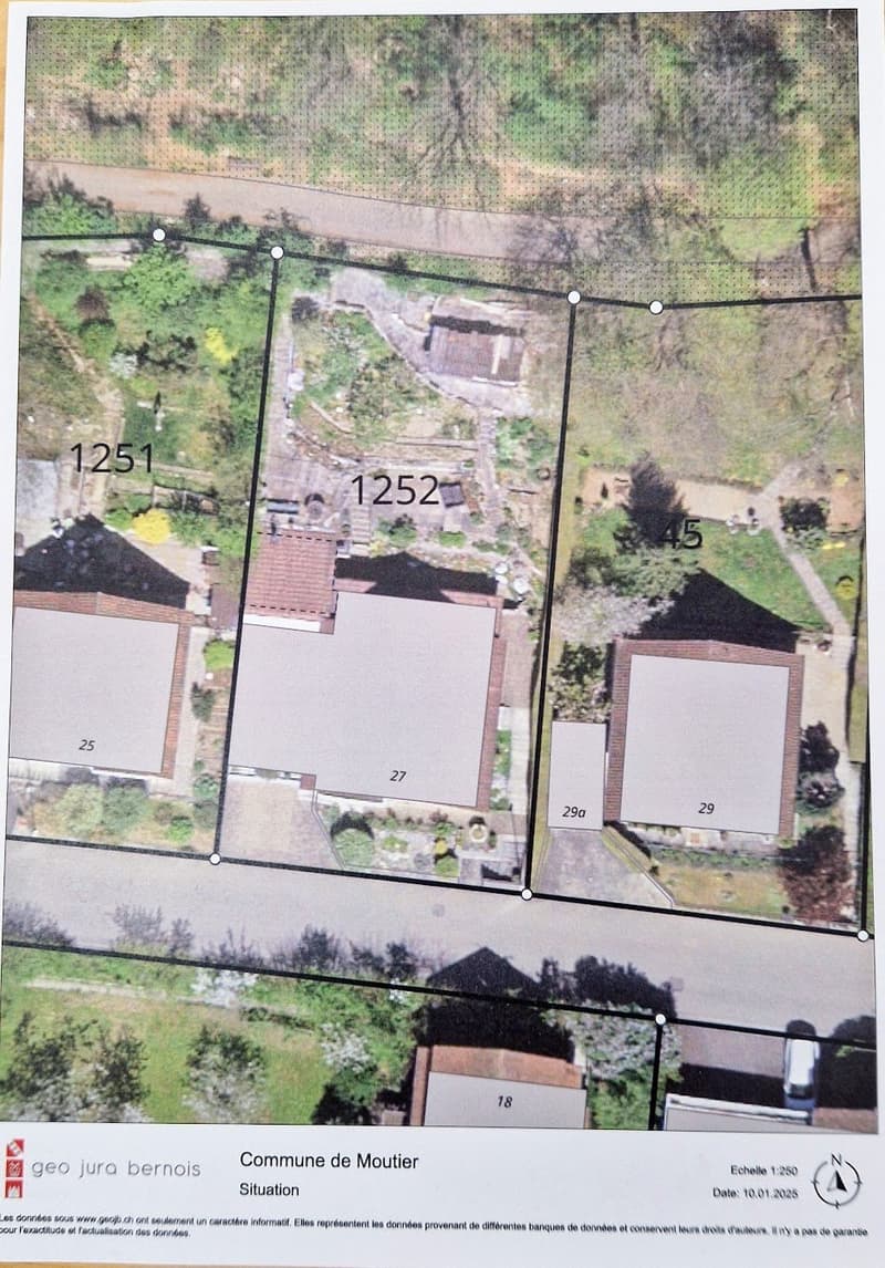 Layout of properties divided into sections, labeled 1251, 1252, 45, 25, 27, 29a, 29, 18