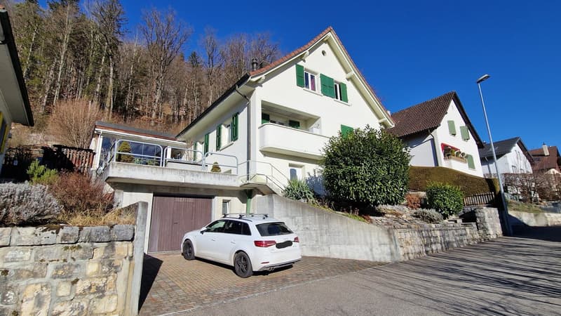 "BAISSE DE PRIX" Maison individuelle à Moutier avec véranda et grand garage (3)