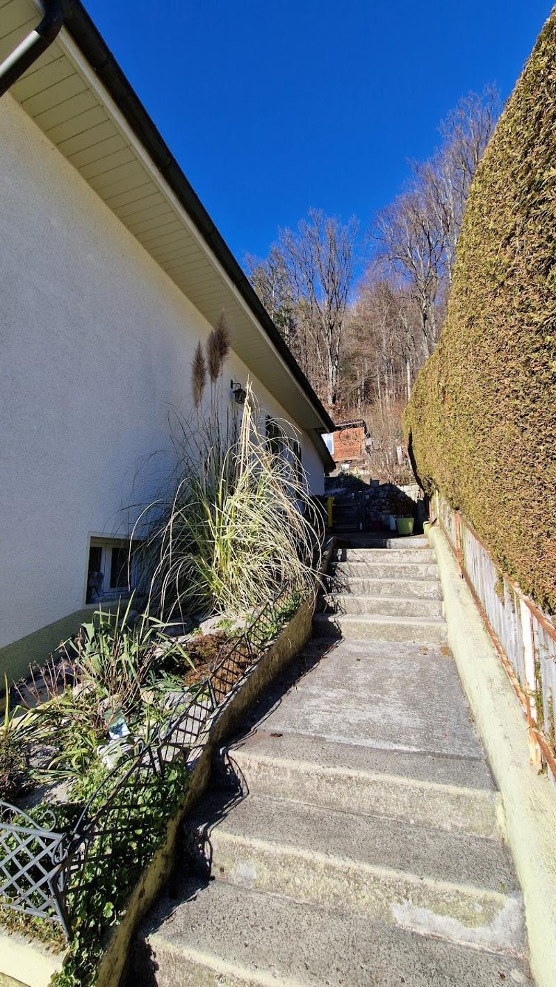 "BAISSE DE PRIX" Maison individuelle à Moutier avec véranda et grand garage (7)