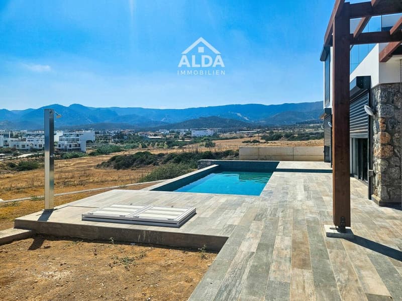 Mediterranean luxury living with sea view and private pool (5)