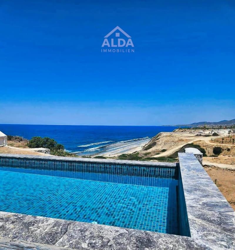 Mediterranean luxury living with sea view and private pool (4)