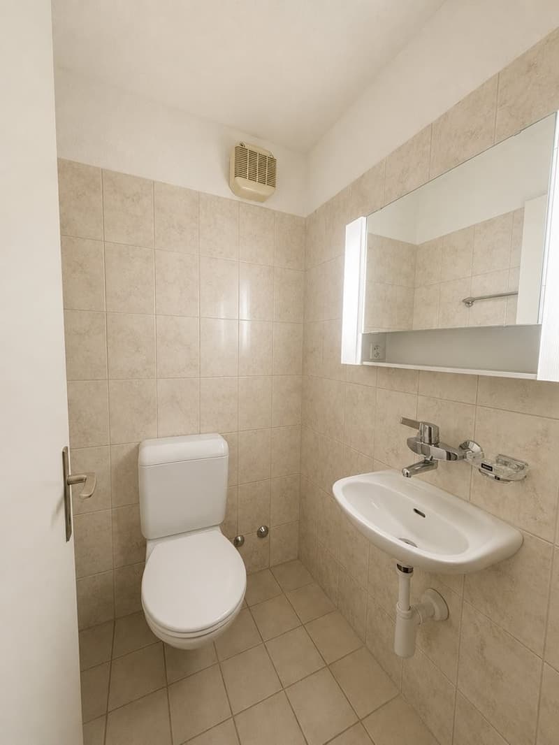 separates WC