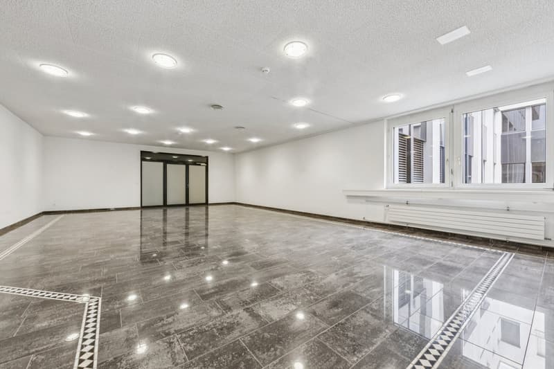 Move in instead of expanding: Office space between Zurich & Basel (13)