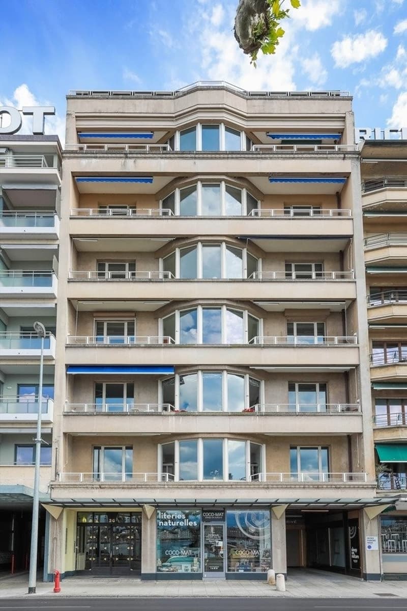 Magnifiques bureaux avec vue sur la rade ! (1)