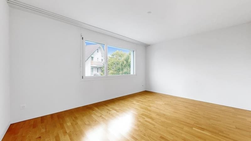 Grosszügige Wohnung mit grossem Balkon! (5)