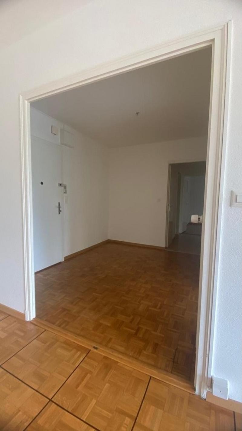 hall_2.jpg