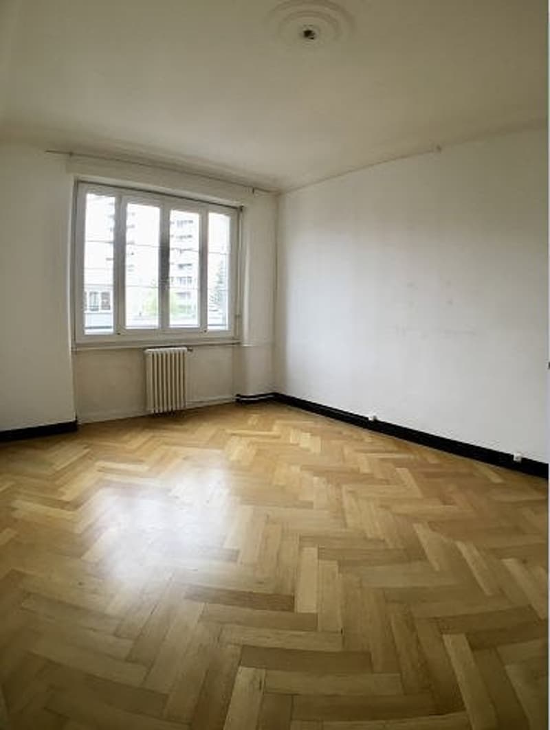 Charmant 2.5 pièces au 2e étage d'un immeuble style ancien (2)