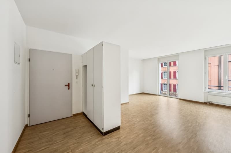 Moderne 2.5 - Zimmerwohnung zentral in Basel Stadt (2)