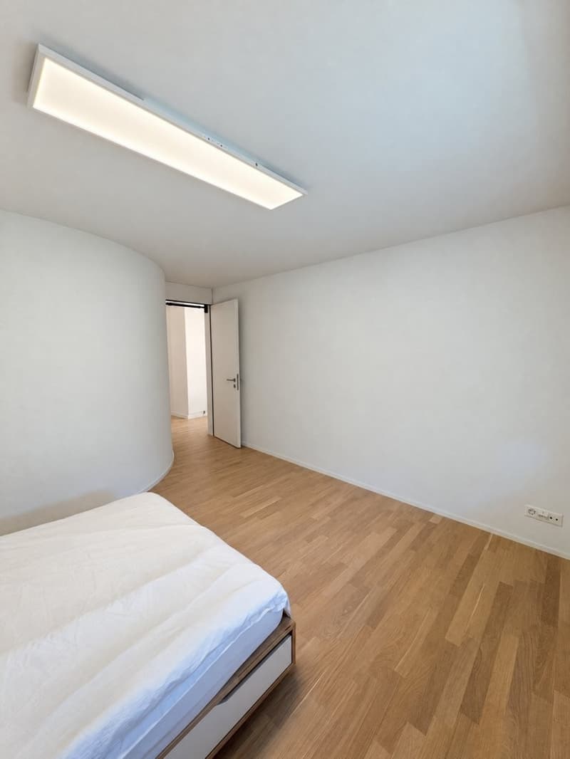 03_Bedroom_Door_View.jpg