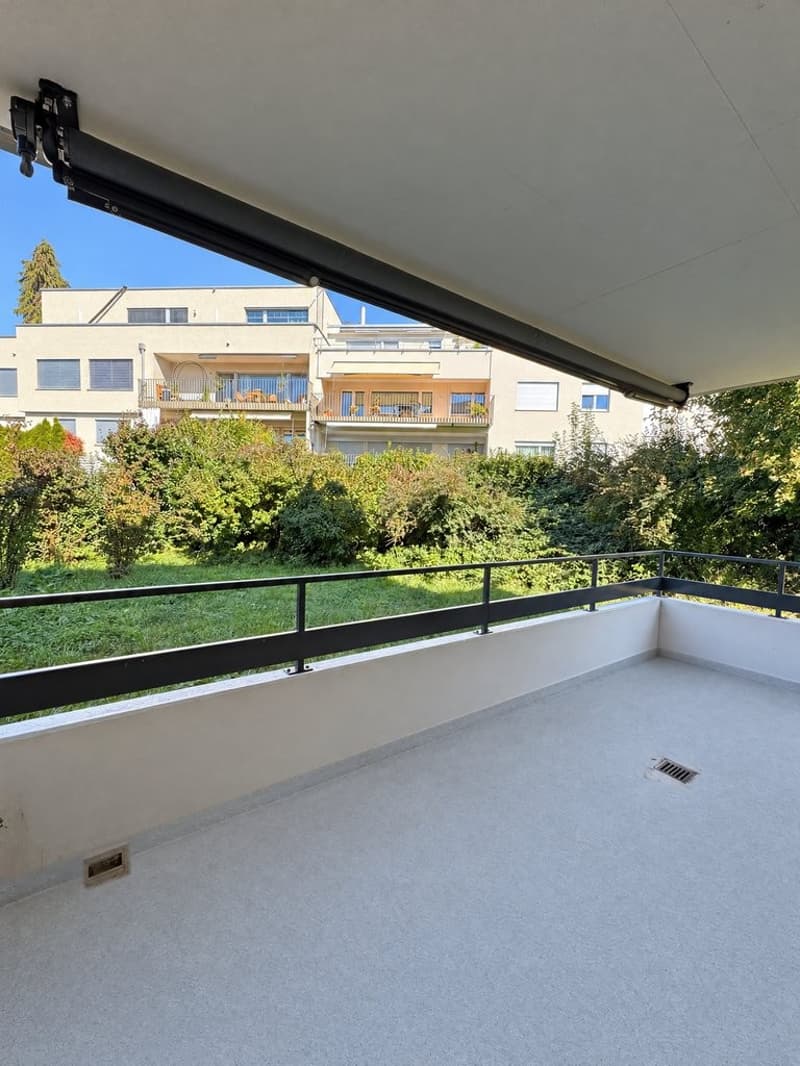 12_Balcony.jpg