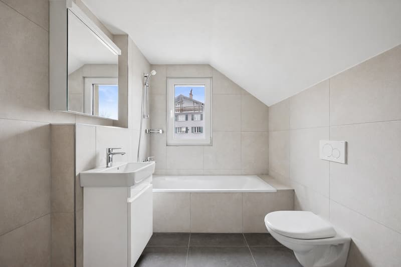 Badezimmer mit Badewanne