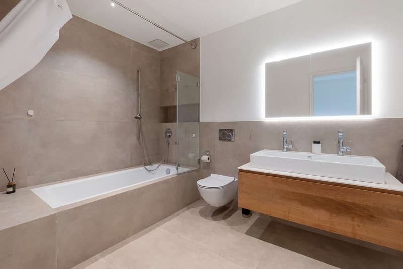 Badezimmer mit Badewanne