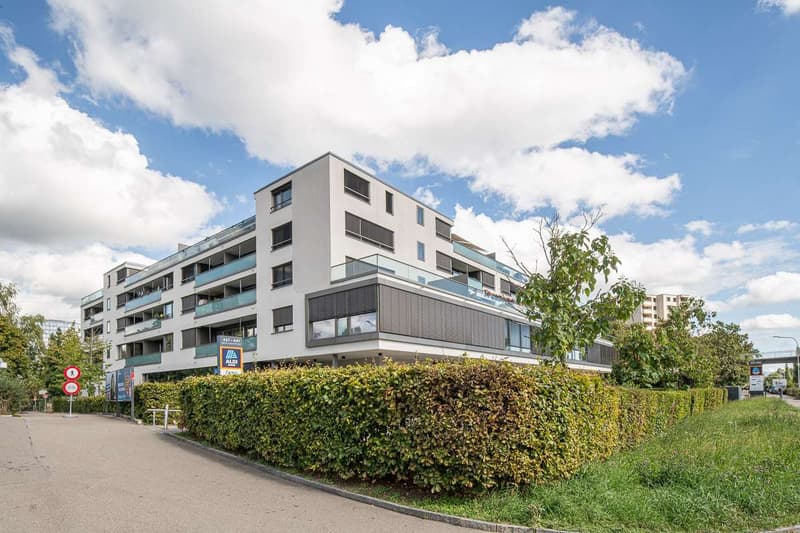 Attraktive Gewerbe-/Retailfläche mit Lager und Laderampe an zentraler Lage (2)