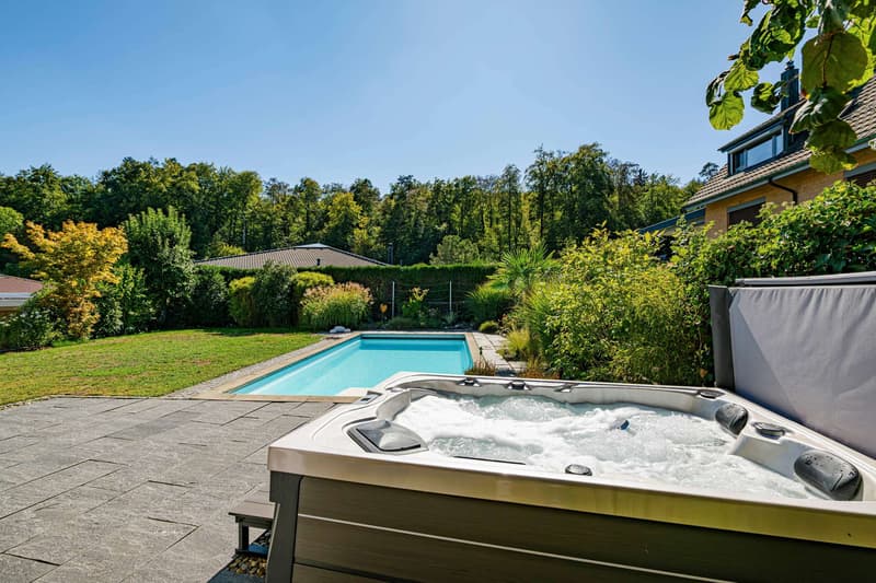 Familienfreundliches Einfamilienhaus mit grosszügigem Garten und Pool (2)