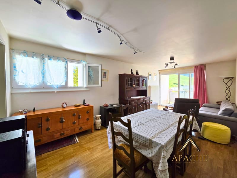 Appartement de 3.5 pièces avec balcon et vue imprenable en position dominante (2)