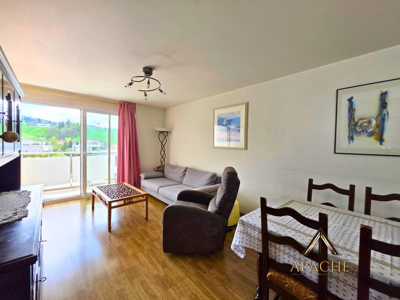 Appartement de 3.5 pièces avec balcon et vue imprenable en position dominante (3)