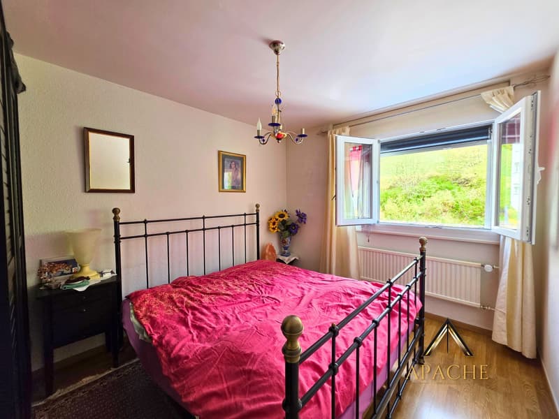 Appartement de 3.5 pièces avec balcon et vue imprenable en position dominante (7)