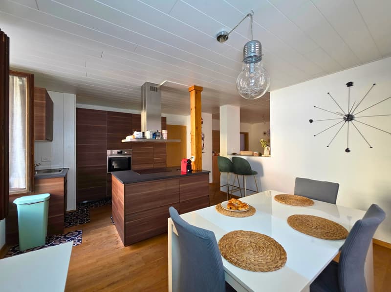 Spacieux et lumineux appartement de 3 pièces (2)
