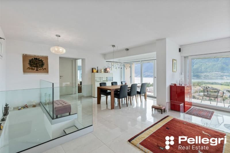 Moderne 5.5 Zi.-Villa mit Pool und Seesicht (10)