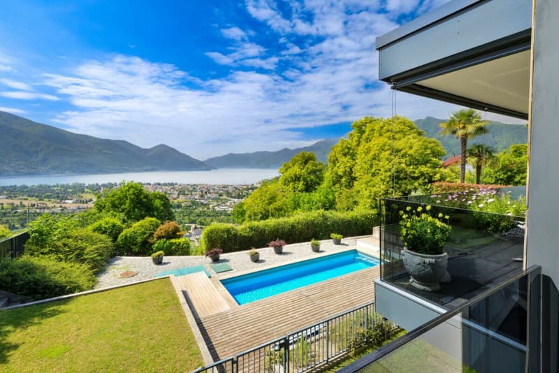 Moderne 3.5 Zi.-Wohnung mit Aussenpool und Seesicht (3)