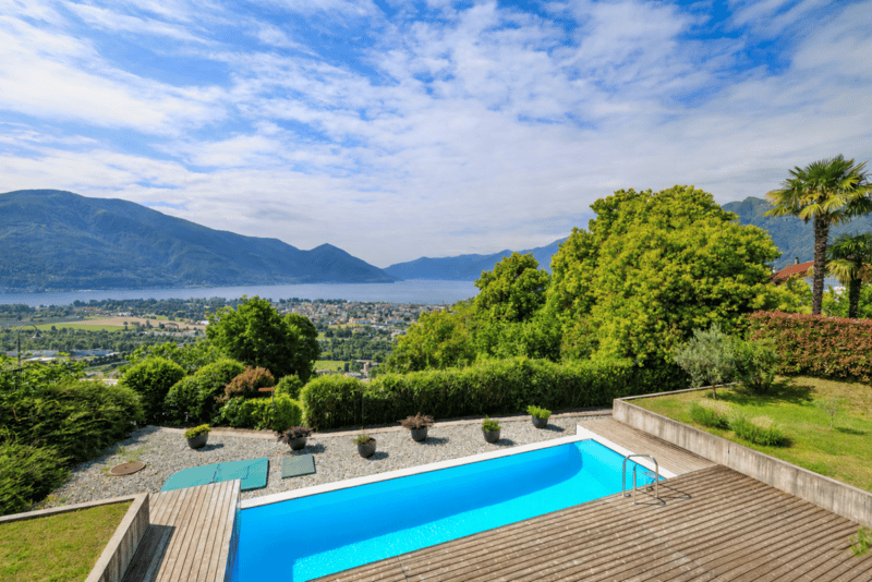 Moderne 3.5 Zi.-Wohnung mit Aussenpool und Seesicht (11)